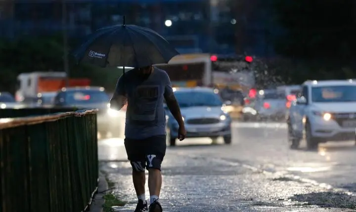 Inmet alerta para a chegada de fortes chuvas no Sul e Sudeste durante o fim de semana