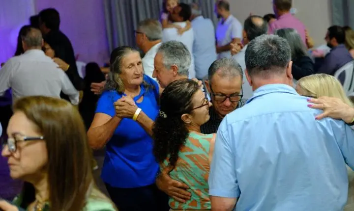 Jantar dançante reúne 350 pessoas e fortalece a Comunidade Nossa Senhora de Fátima em Palotina