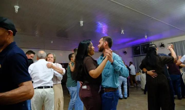 Jantar dançante reúne 350 pessoas e fortalece a Comunidade Nossa Senhora de Fátima em Palotina