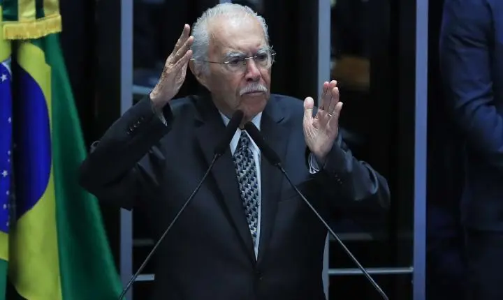 José Sarney é internado na UTI em São Luís após cirurgia abdominal