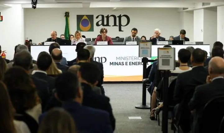 Leilão da ANP arrecada R$ 3 bilhões com concessão de blocos de petróleo