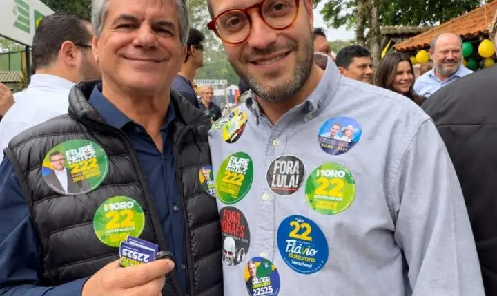 Luiz Ernesto cumpre agenda durante o Porco no Rolete, em Toledo