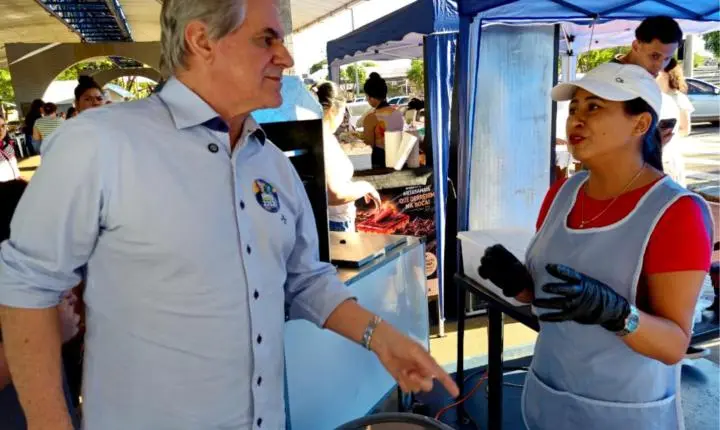 Luiz Ernesto visita Feira do Produtor de Guaíra e conversa com feirantes sobre demandas do setor
