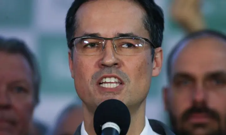 TSE forma maioria para manter suspensa a campanha de Deltan Dallagnol