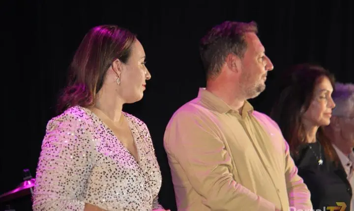 Mais de 1.200 mulheres celebram noite especial em Maripá com homenagens, música e confraternização