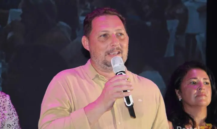 Mais de 1.200 mulheres celebram noite especial em Maripá com homenagens, música e confraternização