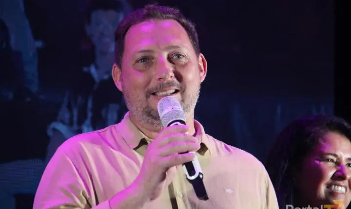 Mais de 1.200 mulheres celebram noite especial em Maripá com homenagens, música e confraternização