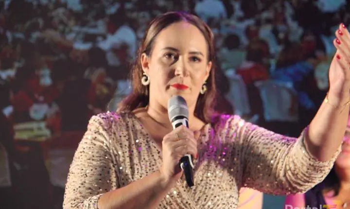 Mais de 1.200 mulheres celebram noite especial em Maripá com homenagens, música e confraternização