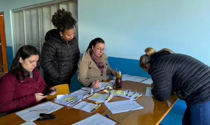 Maripá amplia investimentos na educação e entrega mais de 500 kits de uniformes escolares para alunos da rede municipal