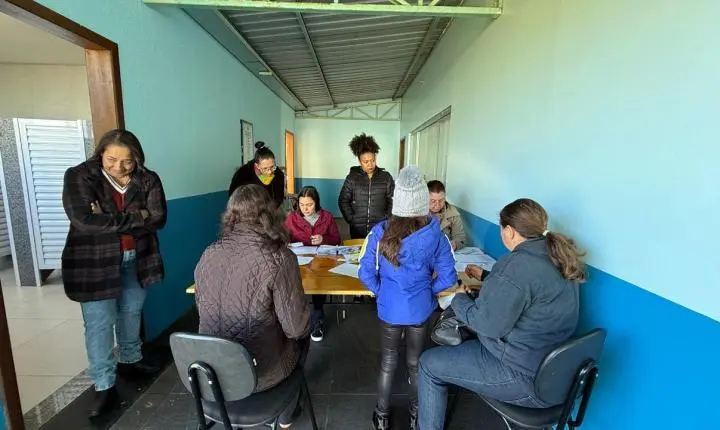Maripá amplia investimentos na educação e entrega mais de 500 kits de uniformes escolares para alunos da rede municipal