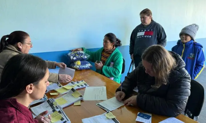 Maripá amplia investimentos na educação e entrega mais de 500 kits de uniformes escolares para alunos da rede municipal