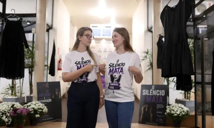 Maripá promove ação de conscientização contra a violência à mulher mesmo com chuva