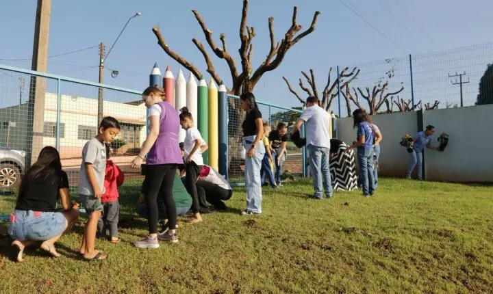 Maripá promove ação de conscientização no Dia Mundial do Autismo com plantio de girassóis