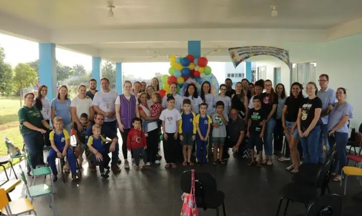 Maripá promove ação de conscientização no Dia Mundial do Autismo com plantio de girassóis