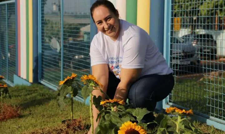 Maripá promove ação de conscientização no Dia Mundial do Autismo com plantio de girassóis