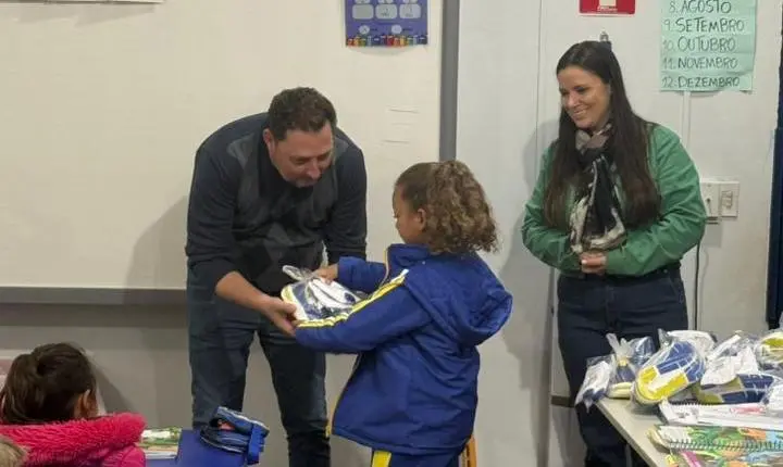 Maripá realiza entrega de tênis escolares e amplia investimentos na educação municipal