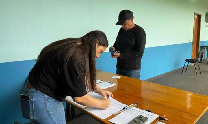 Maripá realiza entrega inédita de kits de materiais escolares para alunos da rede municipal de ensino