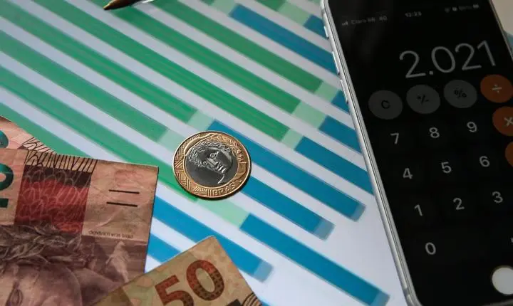 Mercado financeiro revisa projeção da inflação para 5,30% no Brasil
