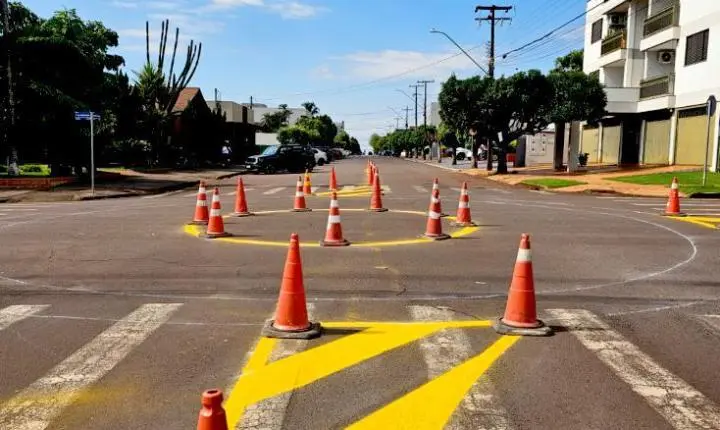 Mini rotatórias ganham espaço em Palotina e reforçam segurança nos cruzamentos urbanos