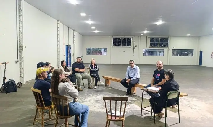 Moradores do Jardim Esperança recebem orientações para criação de associação