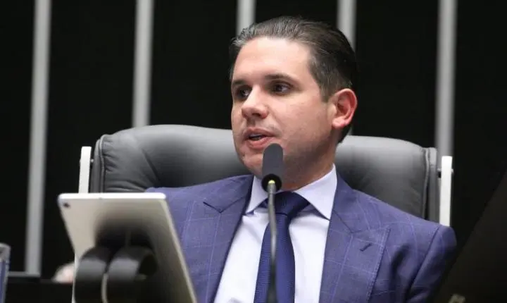 Hugo Motta promete votação do reajuste do Simples Nacional até o fim do ano