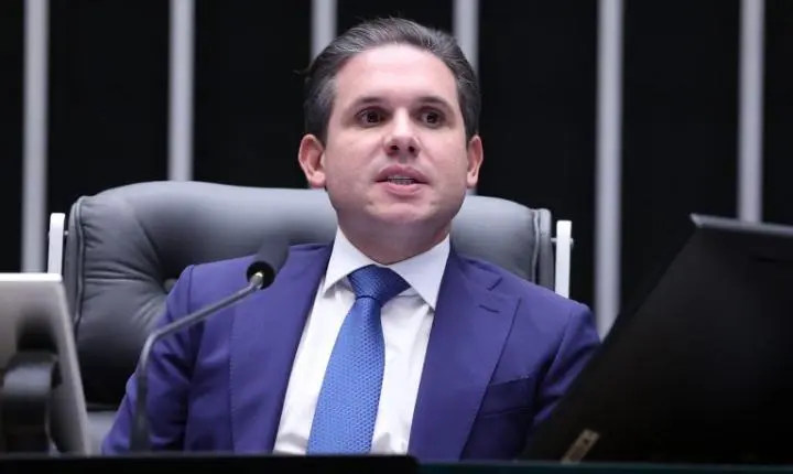 Hugo Motta recebe de Lula proposta para novo limite de faturamento do MEI
