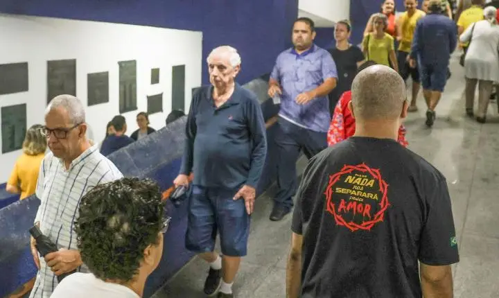 Eleições no Rio de Janeiro contam com forte presença de eleitores idosos