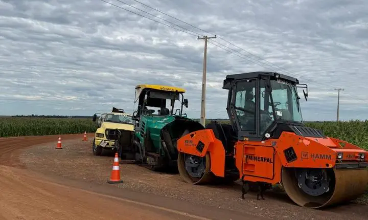 Nova etapa de pavimentação avança na Estrada Bela Vista em Terra Roxa