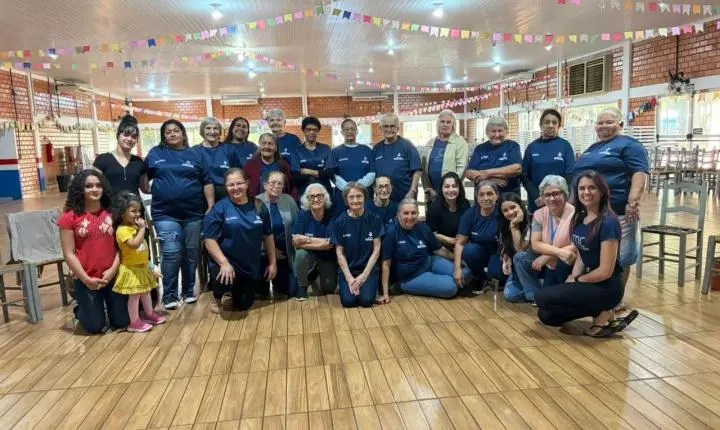 Novo Clube da Terceira Idade é formado no Bairro Pioneiro durante atividades do PAIF