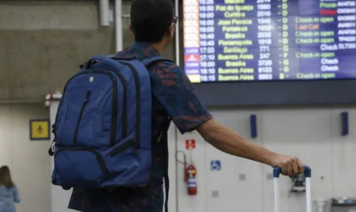 Novo sistema alfandegário da Receita Federal acelera desembarque nos aeroportos
