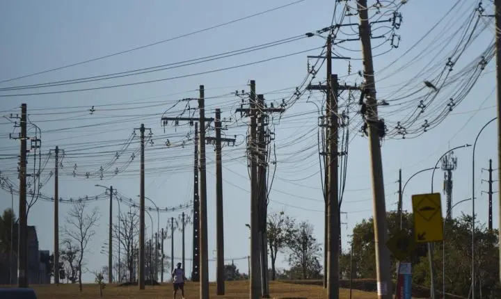Acidentes com a rede elétrica aumentam no Brasil em 2025, mas óbitos registram queda