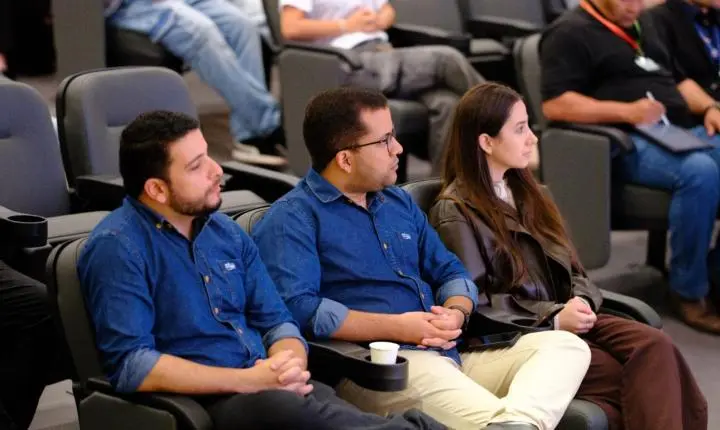 Palotina debate desafios para aproximar empresas e profissionais
