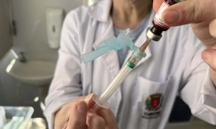 Paraná alcança maior cobertura vacinal da década após aplicar 87 milhões de doses