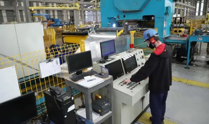 Paraná tem mais de 26,6 mil vagas de emprego com carteira assinada