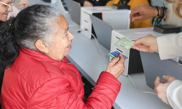 Paraná ultrapassa 115 mil carteiras emitidas para pessoas idosas
