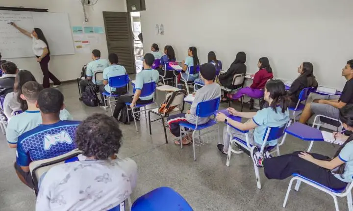 Programa Pé-de-Meia inicia pagamento da quinta parcela de frequência