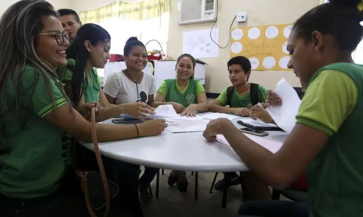 Estudantes do Pé-de-Meia nascidos em setembro e outubro recebem parcela de R$ 200