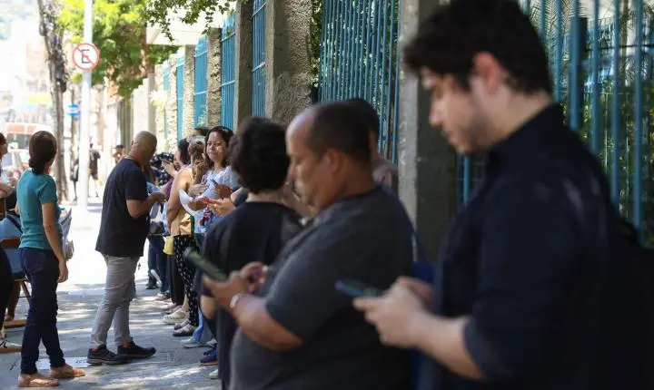 Prova Nacional Docente 2026: candidatos fazem exame neste domingo