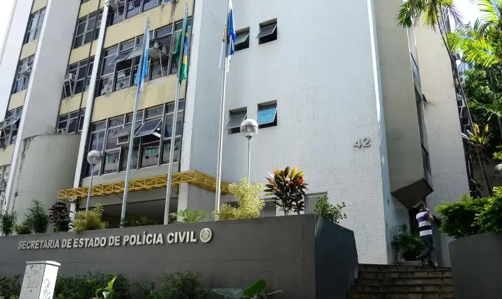 Polícia mira roubo de veículos em ação contra o Comando Vermelho no Rio