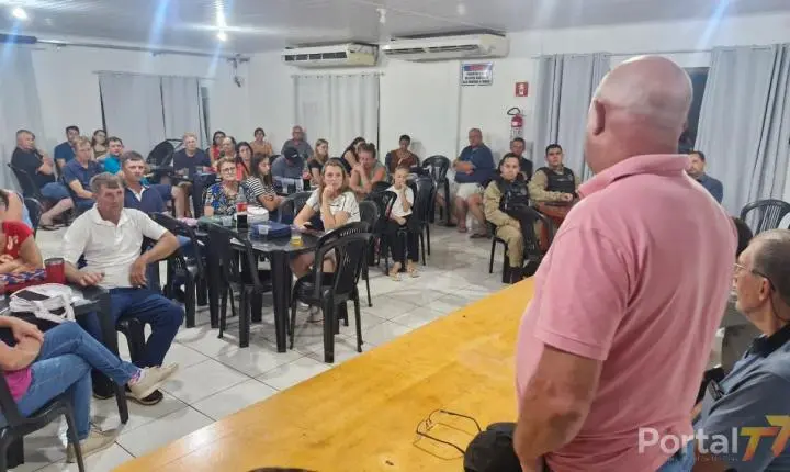 Prefeito participa de assembleia de associação moradores e destaca investimentos, segurança e melhorias na energia em Maripá