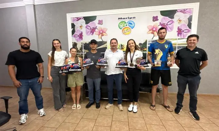 Prefeito recebe atletas que representam Maripá em competições regionais e estaduais