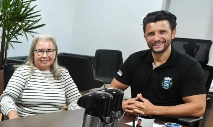 Prefeito Rodrigo Ribeiro recebe lideranças femininas do distrito de Floresta