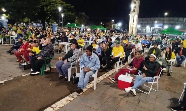 Prefeitura de Palotina instala telão de LED para transmissão do jogo do Brasil na Copa do Mundo