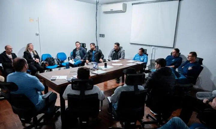 Prefeitura reúne Copel e empresas de internet para discutir retirada de fiação sem uso em Palotina
