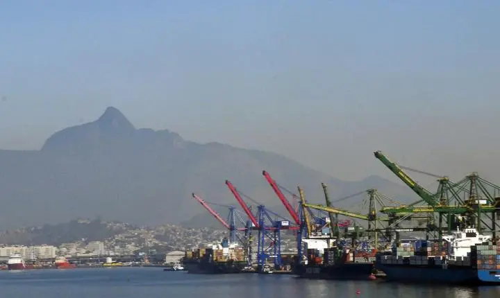 Governo reduz previsão de superávit comercial para US$ 84,4 bilhões em 2026