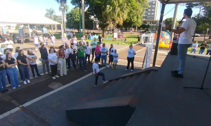 Programação especial na Praça Amadeo Piovesan marca mês de conscientização do autismo em Palotina