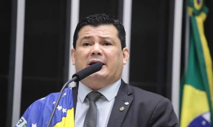 Projeto de lei propõe ampliação do porte de arma para guardas civis municipais e vigilantes