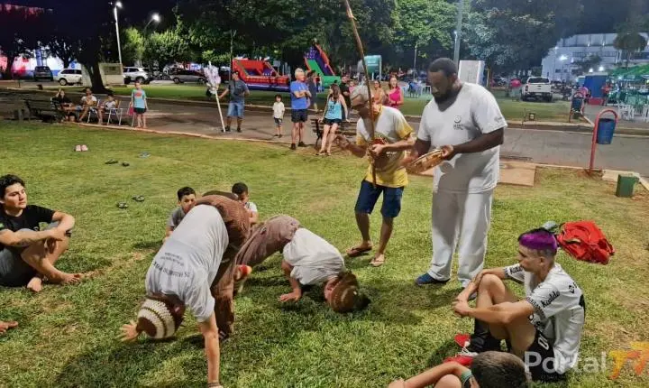 Projeto Capoerê Palotina oferece aulas gratuitas de capoeira no Ginásio Zigmundo Antochychen (Gool Bool)