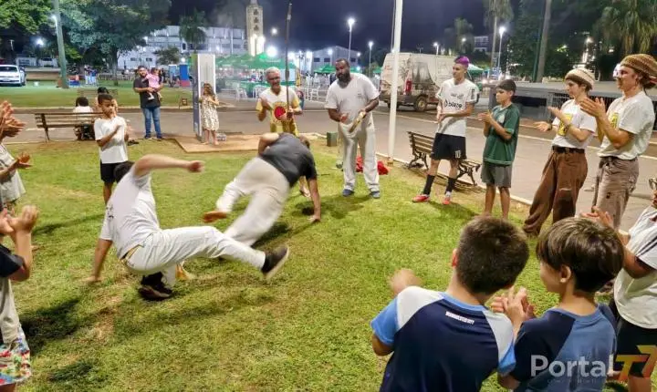 Projeto Capoerê Palotina oferece aulas gratuitas de capoeira no Ginásio Zigmundo Antochychen (Gool Bool)