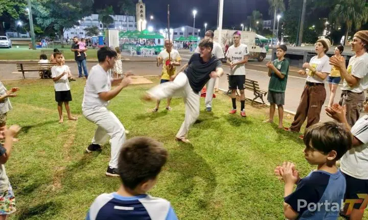 Projeto Capoerê Palotina oferece aulas gratuitas de capoeira no Ginásio Zigmundo Antochychen (Gool Bool)